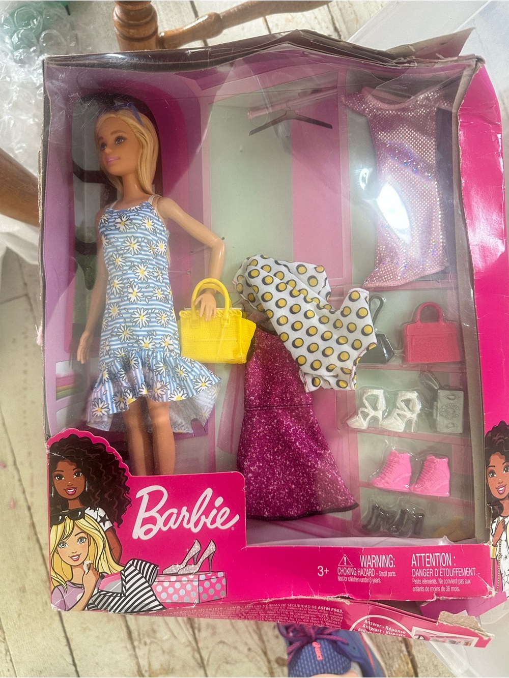 Barbie Multicolor Dress Pack with Yellow & Pink Accessories - Picture 2 of 3